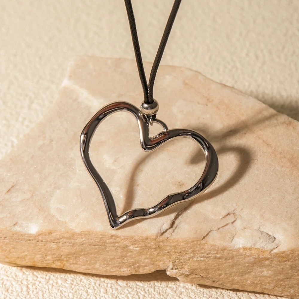 Silver Rope Line Heart Pendant Necklace - Picture 3 of 6